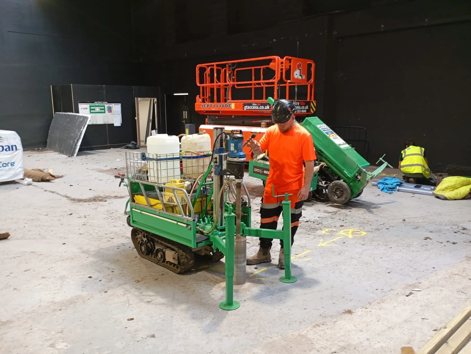 Self contained battery Concrete coring unit (3)